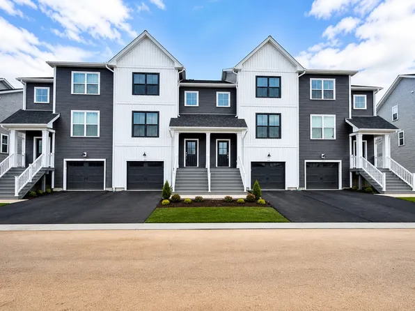 135 Shea Cir #135, Cheshire, CT 06410