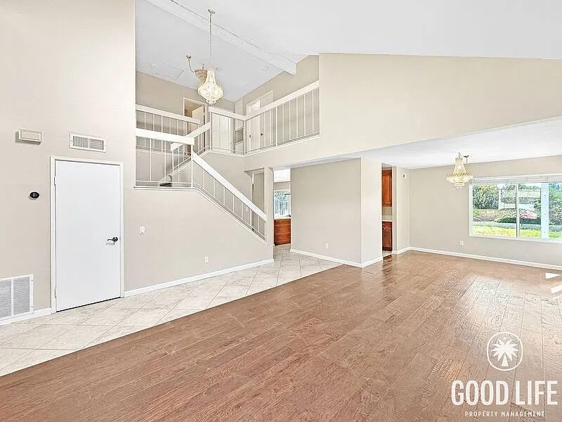 4 bed, 2.5 bath, 2201 sqft, $4,600 — Photo 2