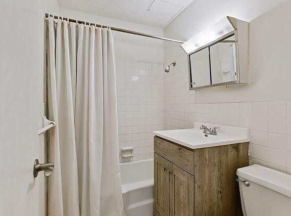 5th image of 2616 Harriet Ave APT 215