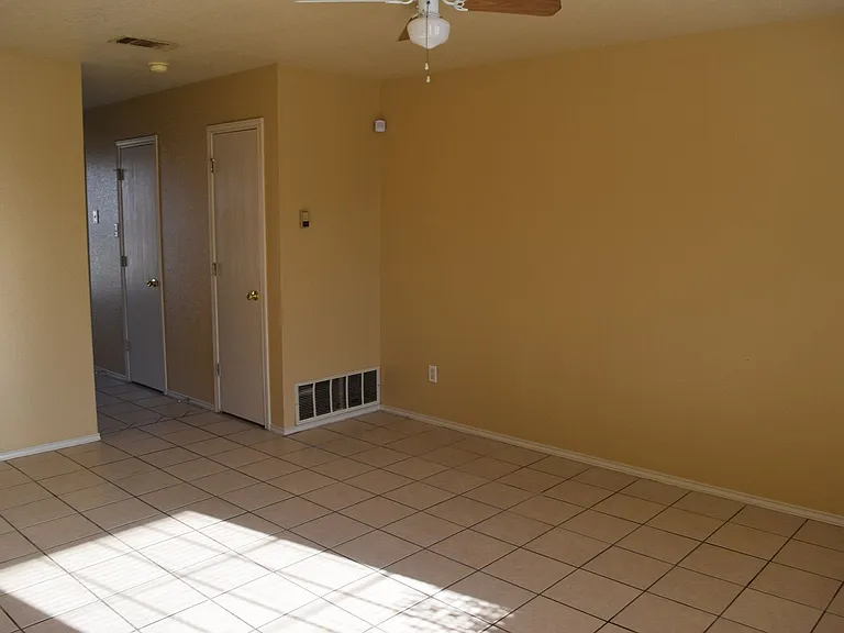 4506 Deek Dr — Photo 4