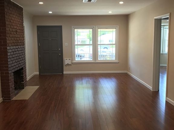 5th image of 1919 N Hollywood Way