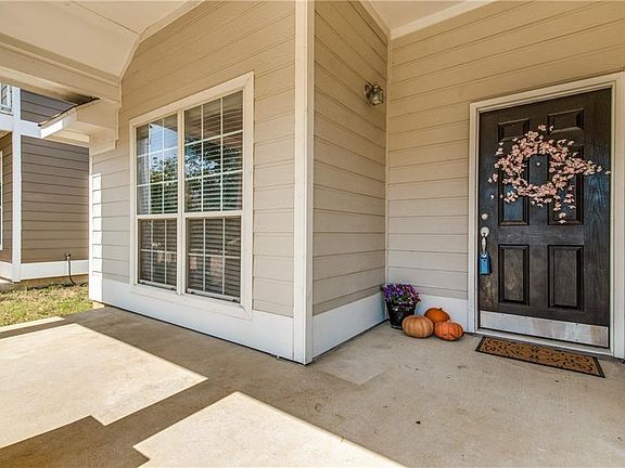 2nd image of 10233 Franklin Dr