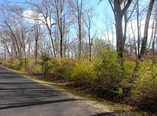 336 Deepwood Dr, Racine, WI 53402