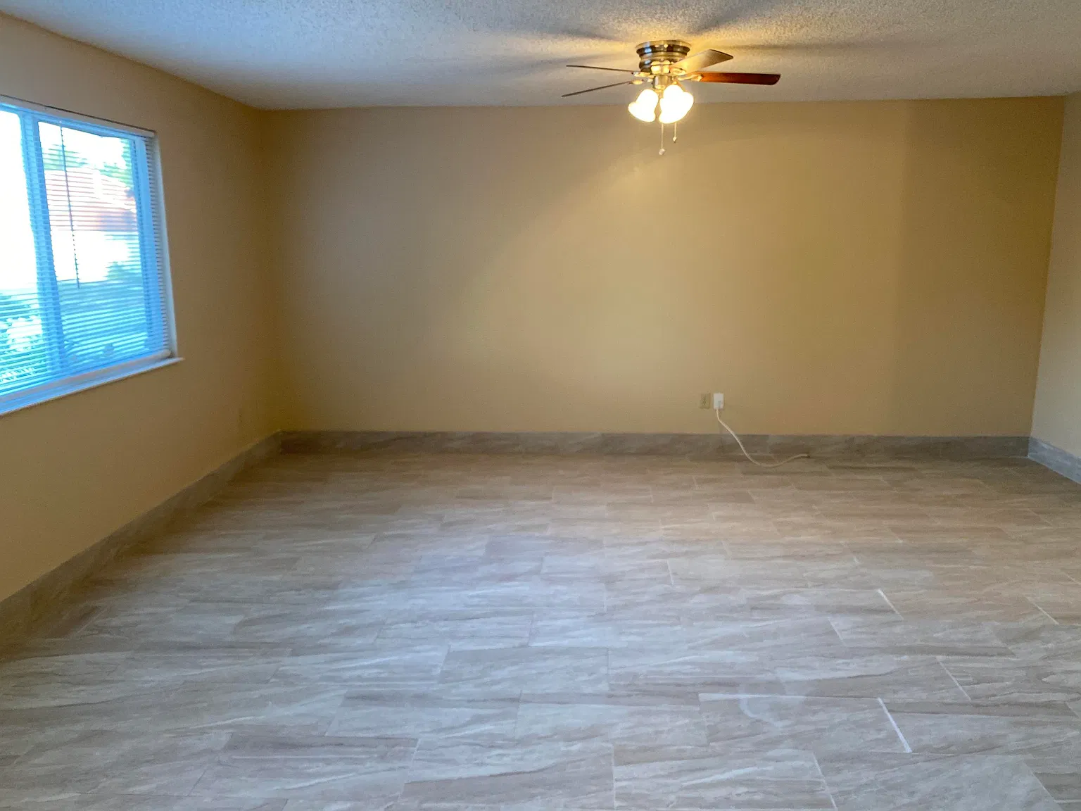 3 bed, 2.0 bath, 1220 sqft, $2,995 — Photo 4
