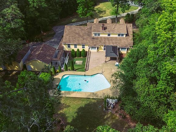 3rd image of 1132 Saint Andrews Dr