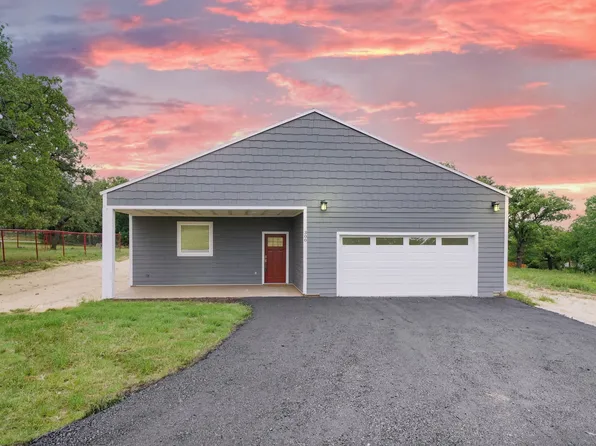 300 NE 23rd St, Mineral Wells, TX 76067