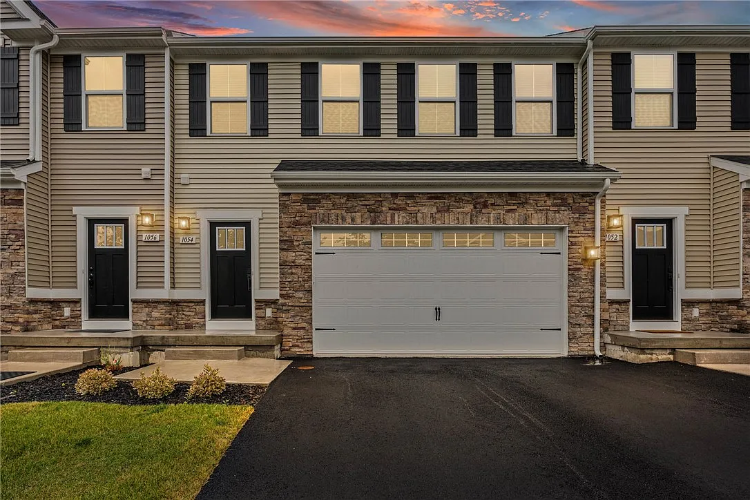 3 bed, 2.5 bath, 1782 sqft, $2,950 — Photo 2