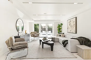 135 East 38th Street