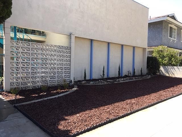1st image of 6027 Greenleaf Ave