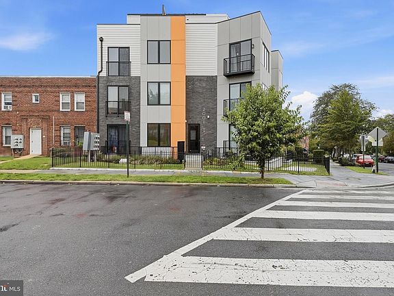 2nd image of 2001 I St NE Penthouse 10