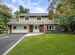 4 Gerri Rd, East Northport, NY 11731