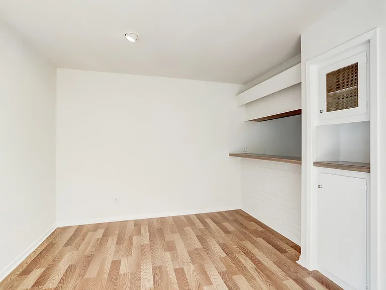 229 Westmoreland St #5 — Photo 2