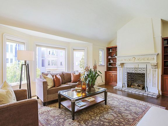 2nd image of 3742 Divisadero St