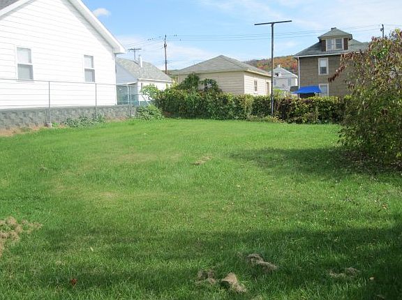 4th image of 60 Albany Ave