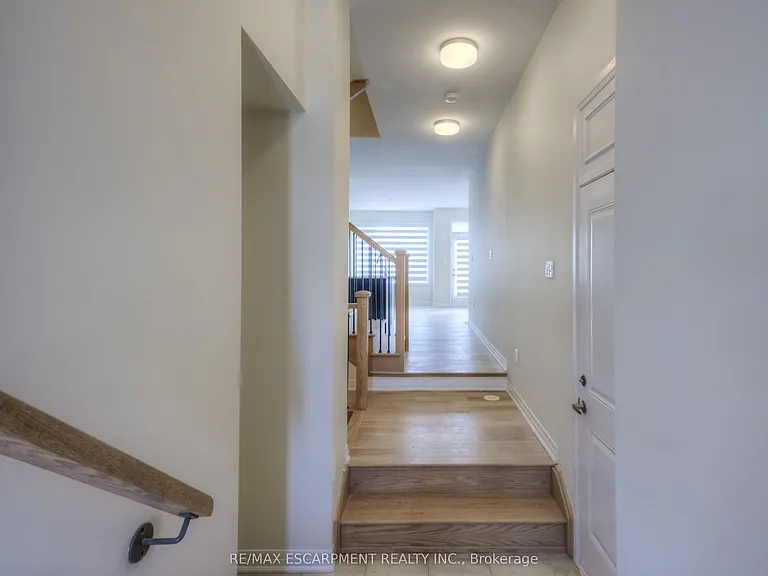 104 Settlers Rd E — Photo 5