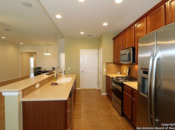 4th image of 26806 Bluewater Way