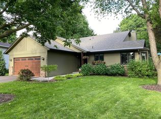 10495 Homeward Hills Rd, Eden Prairie, MN 55347