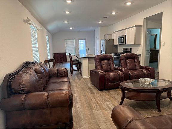 4th image of 23830 Desert Peach Dr