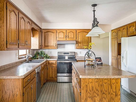 2nd image of 1841 Oxwood Dr