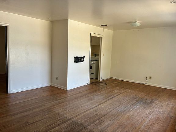 2nd image of 3215 Cheryl St