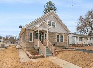 126 River St, Portage, WI 53901