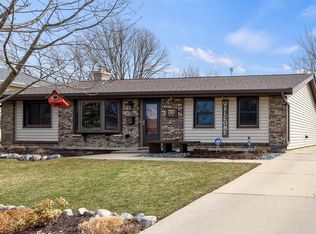 727 S Salem Ct, Schaumburg, IL 60193
