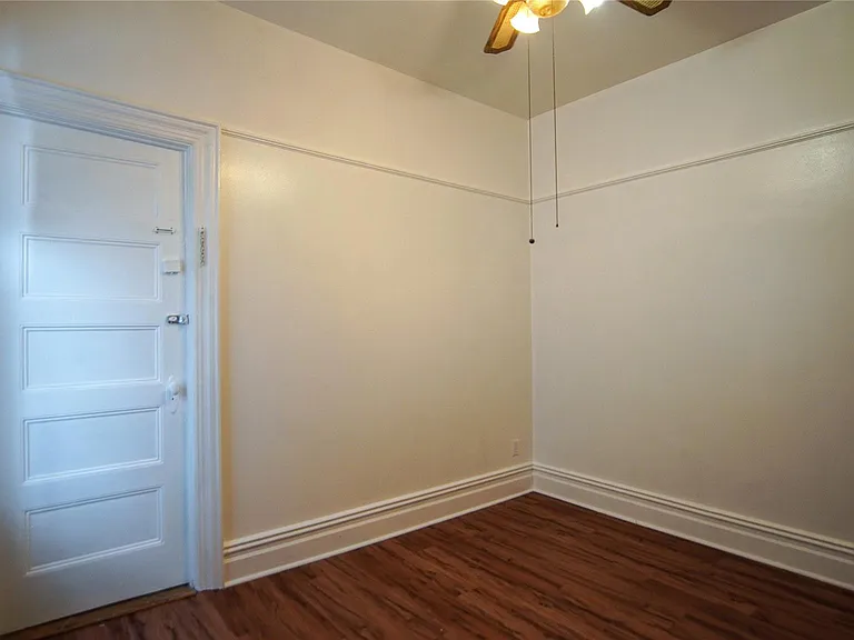 1718 Melville St — Photo 6