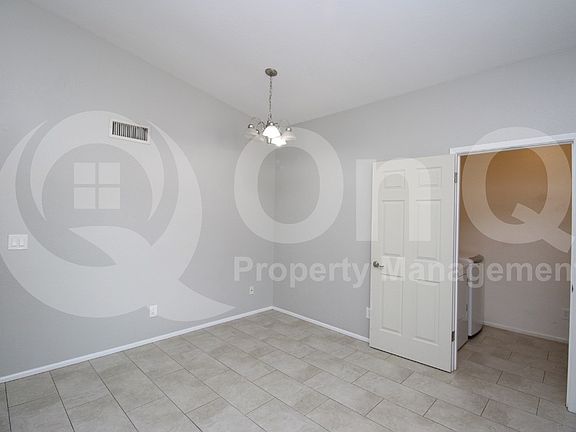 4th image of 5135 E Evergreen St Unit 1165