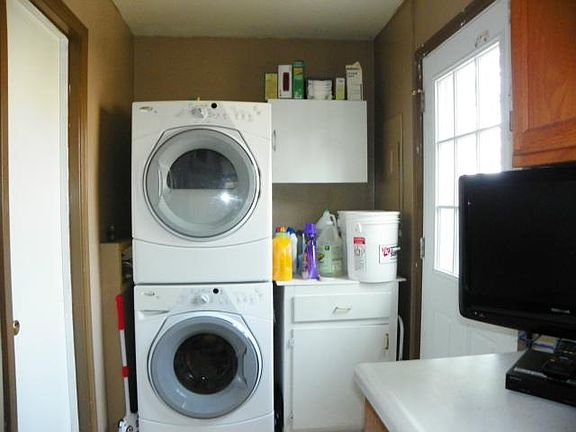 3rd image of 914 S 2nd St