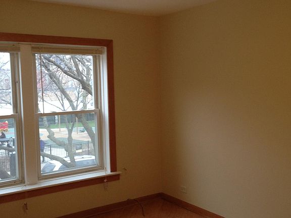 3rd image of 1203 W Balmoral Ave
