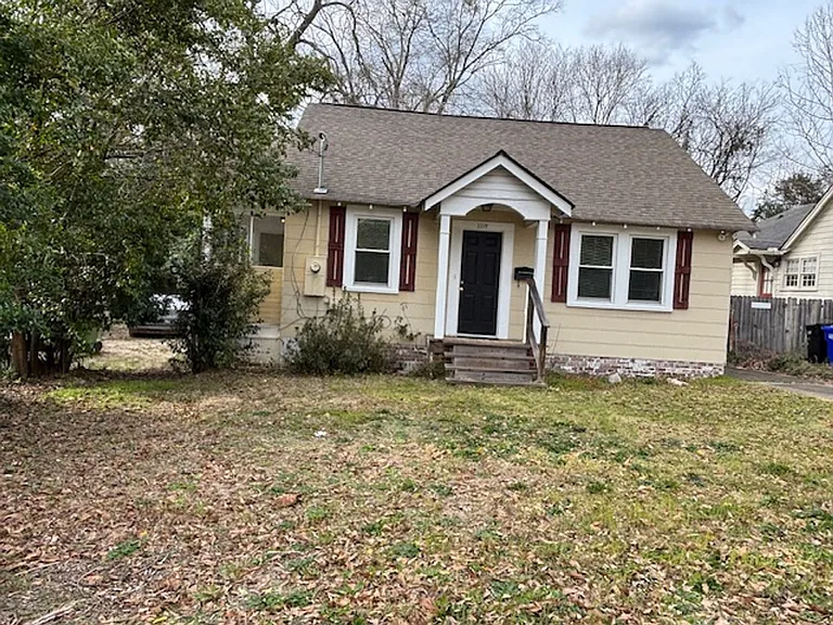 2217 Camille Dr — Photo 1