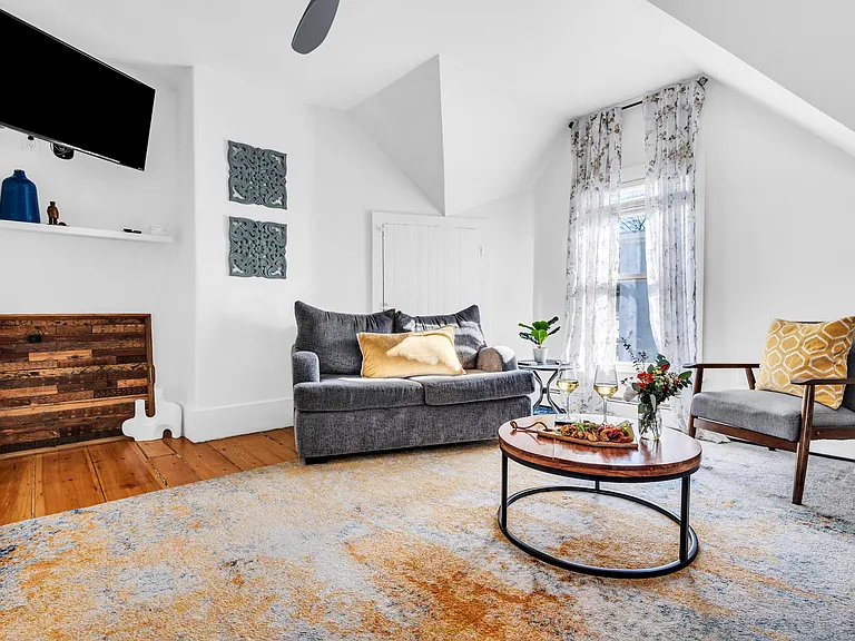 63 William St #3 — Photo 8