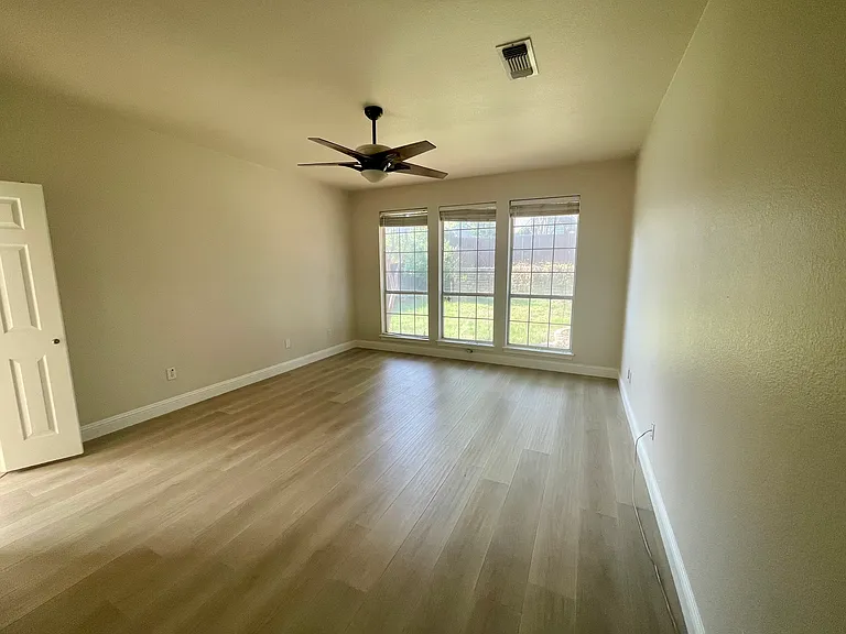 8813 Arbor Creek Ln — Photo 11