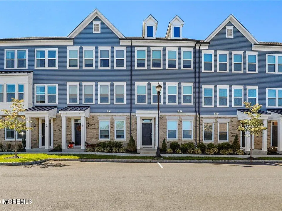 18 Driftwood Cir