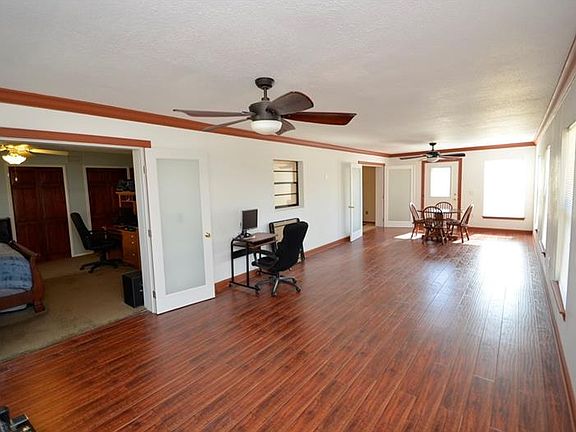 4th image of 508 Geneva Ave
