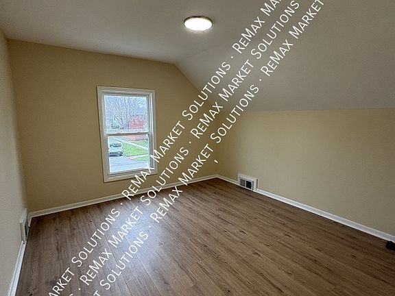 4th image of 418 W 17th St #2