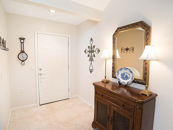 2nd image of 1659 W Southfield Cir