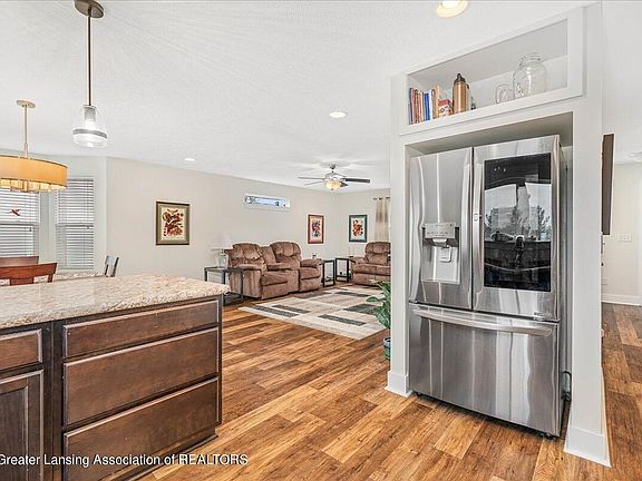 4th image of 3080 Moccasin Dr