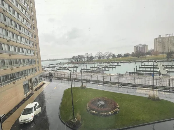 8900 E Jefferson Ave APT 207, Detroit, MI 48214