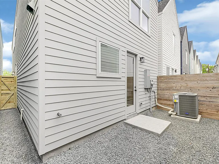 4606 Crown Grove Ln — Photo 27