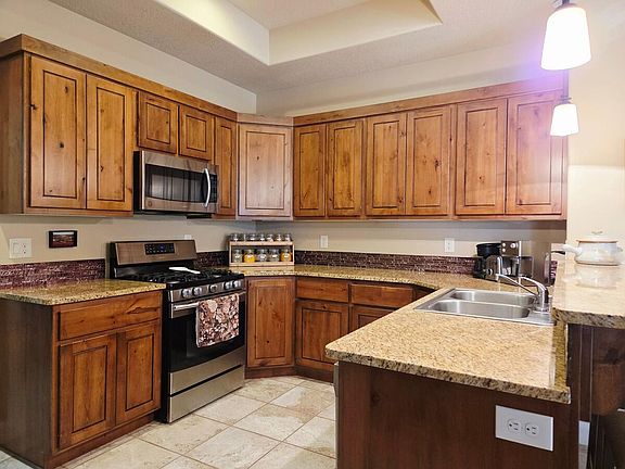 3rd image of 373 W Bristlecone Dr