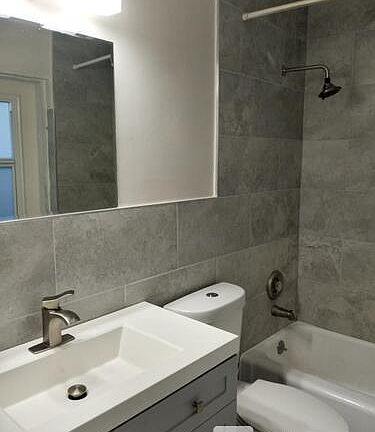 3rd image of 1940 SE 3rd St #14