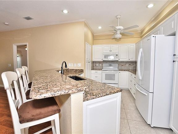 3rd image of 1233 Green Oak Trl