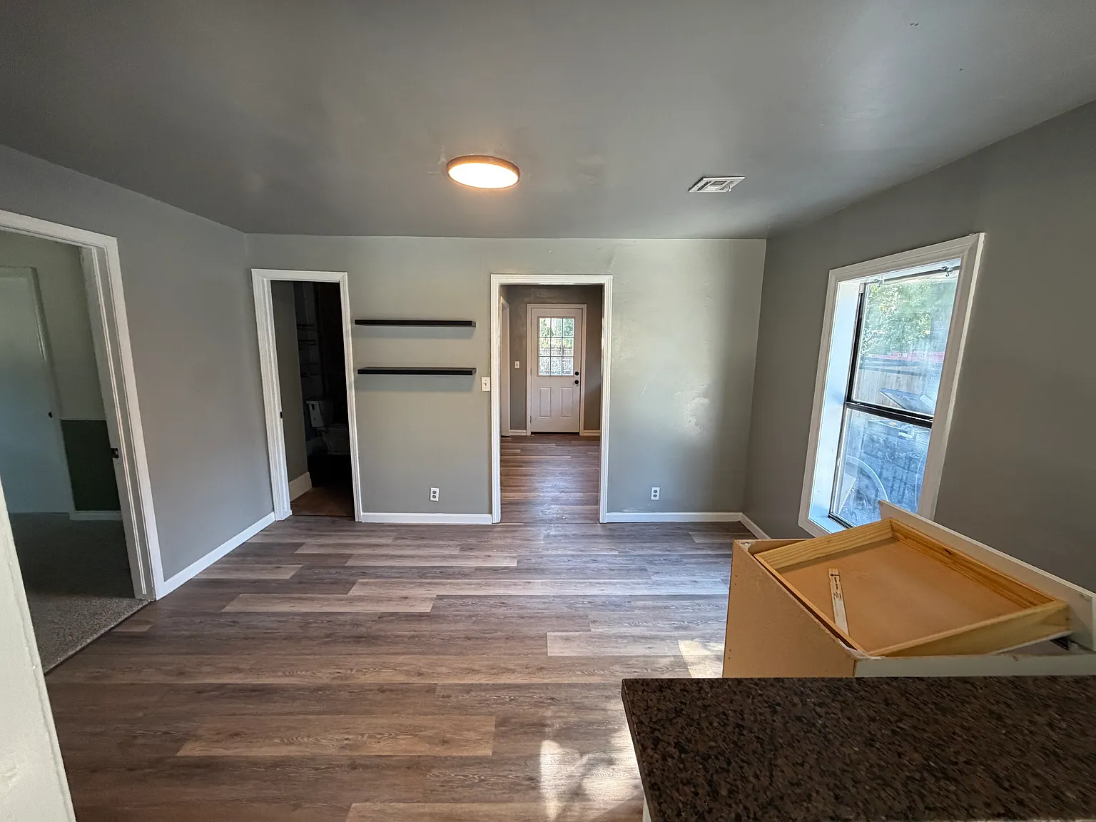 3 bed, 1100 sqft, $1,450 — Photo 3