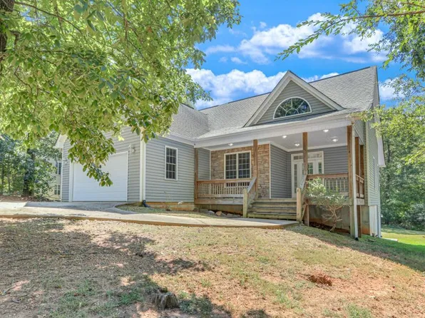 40 Edgar Dr, Commerce, GA 30529