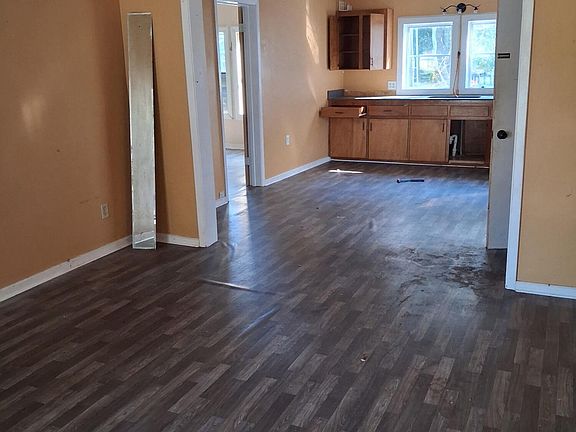 2nd image of 510 3rd St