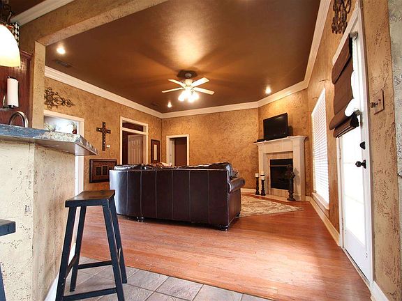 2nd image of 6606 Palisades Dr