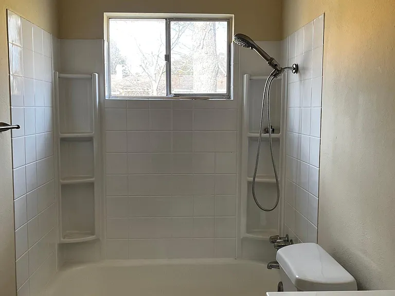 502 Worcester Way — Photo 4
