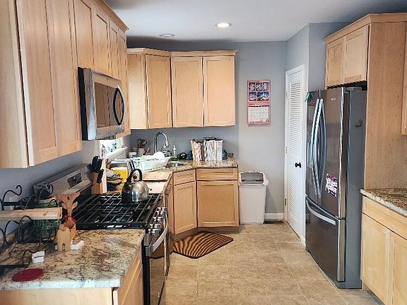 5th image of 1204 River Road
