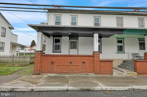 2102 Main St Photo 1